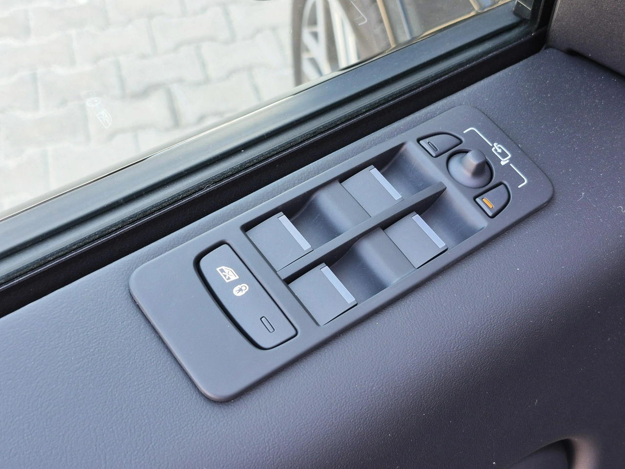 Land Rover Discovery Sport - Zdjęcie 17