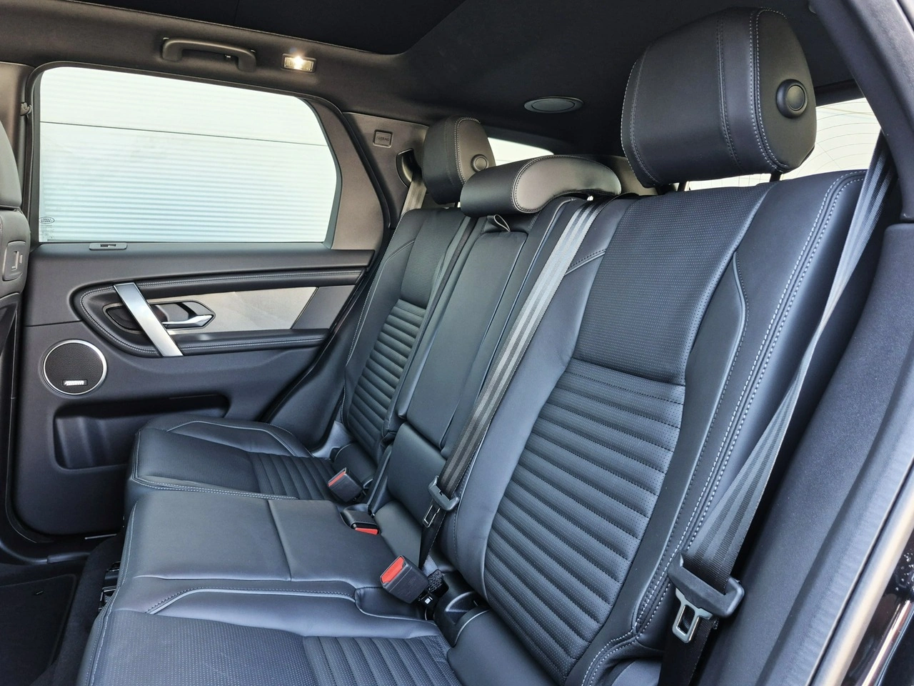 Land Rover Discovery Sport - Zdjęcie 24