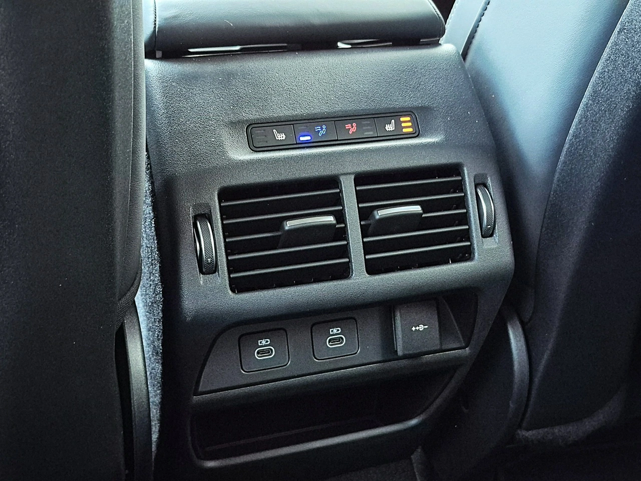Land Rover Discovery Sport - Zdjęcie 25