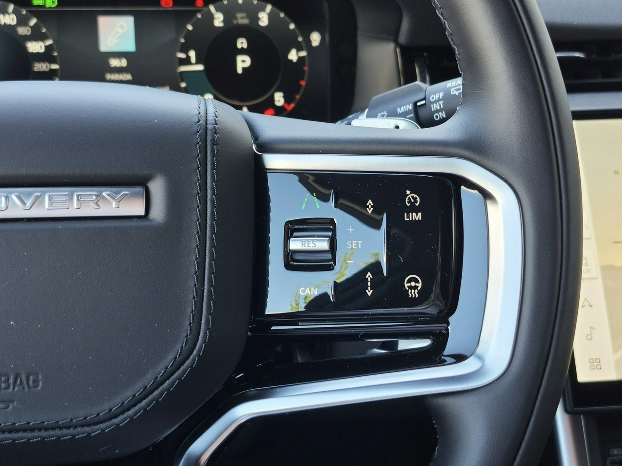 Land Rover Discovery Sport - Zdjęcie 29