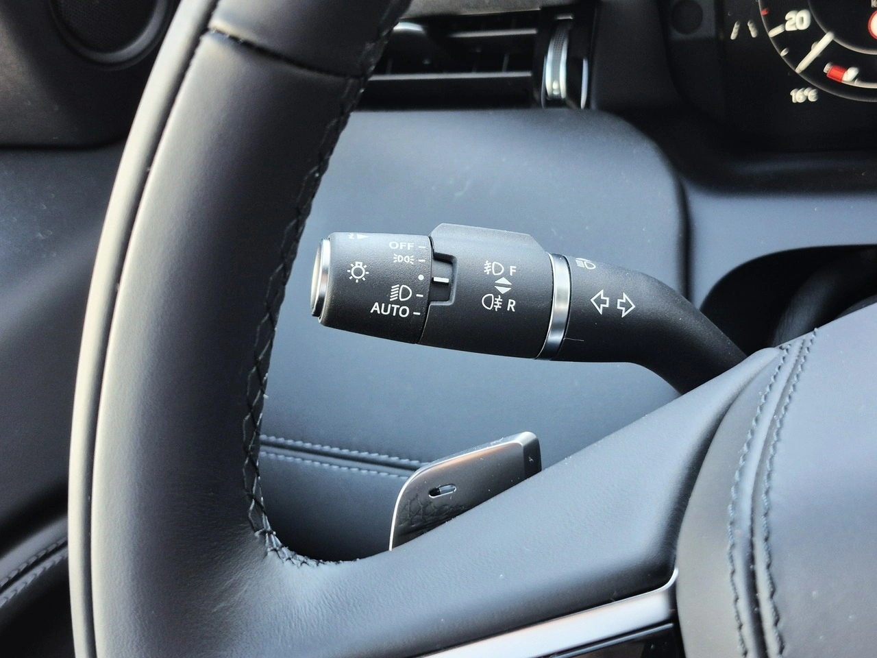 Land Rover Discovery Sport - Zdjęcie 30
