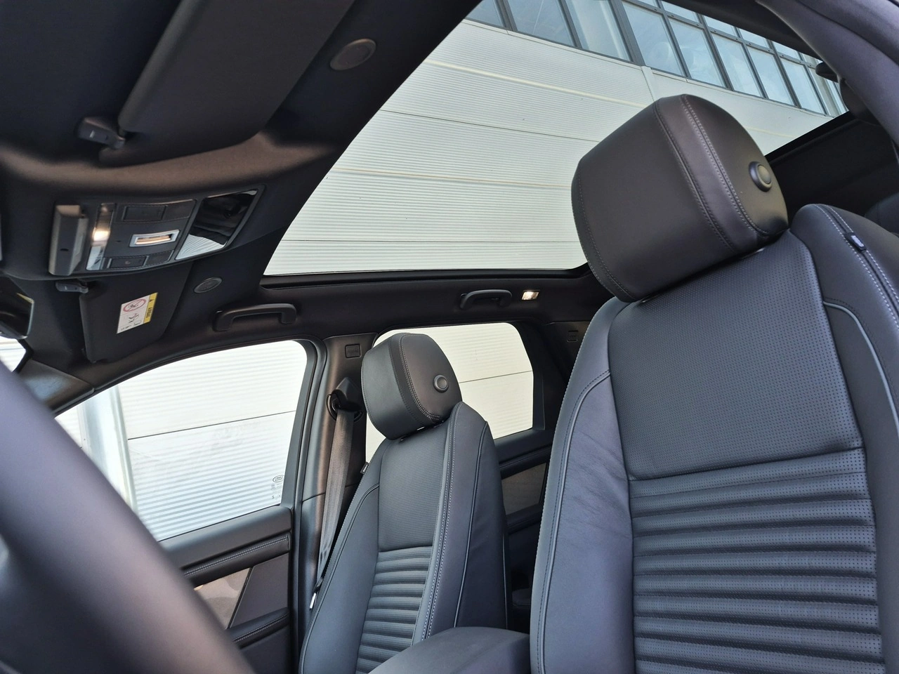 Land Rover Discovery Sport - Zdjęcie 38