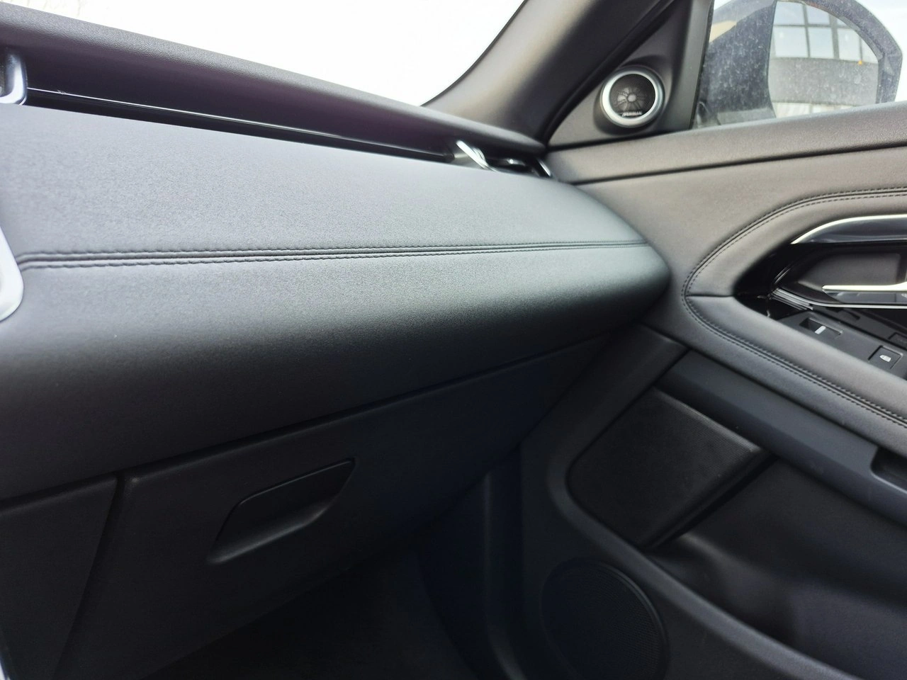 Land Rover Range Rover Evoque - Zdjęcie 34