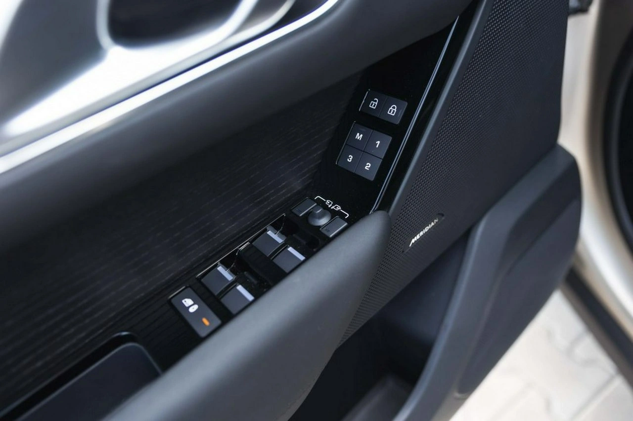 Land Rover Range Rover Velar - Zdjęcie 14