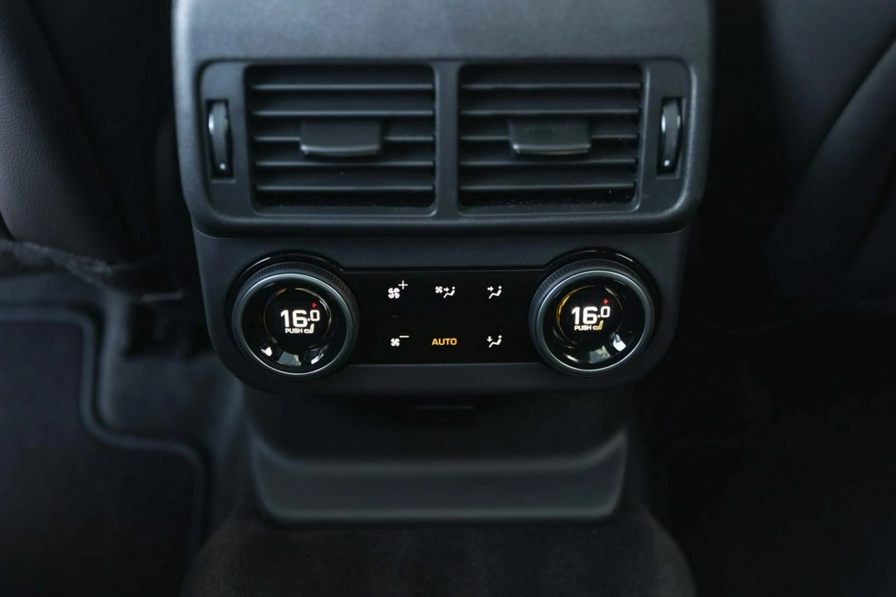 Land Rover Range Rover Velar - Zdjęcie 18