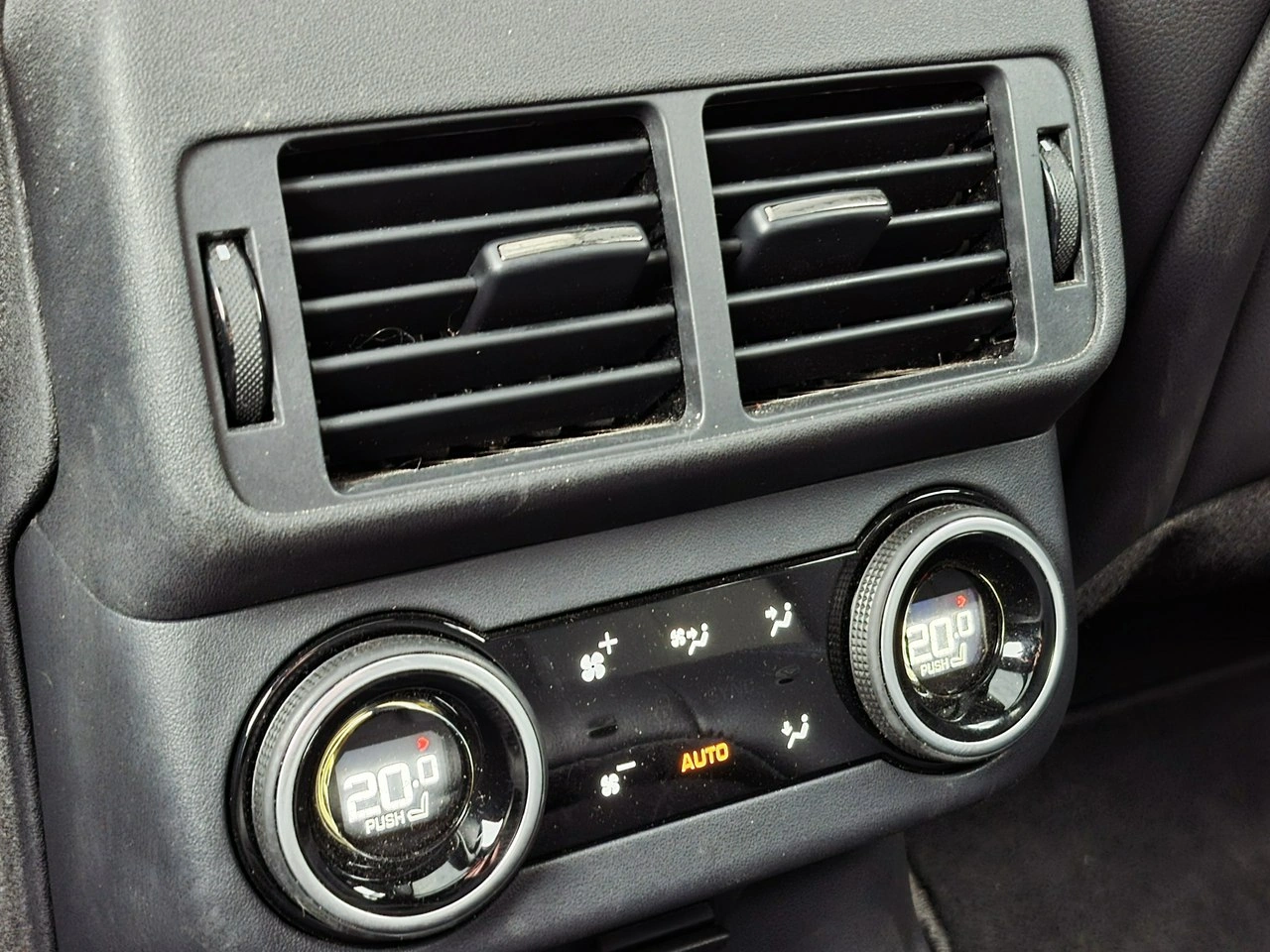 Land Rover Range Rover Velar - Zdjęcie 26