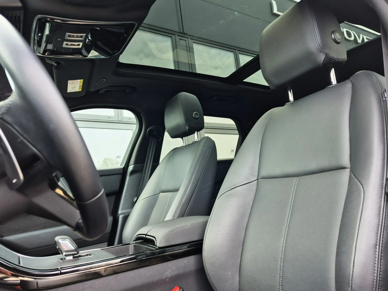 Land Rover Range Rover Velar - Zdjęcie 39