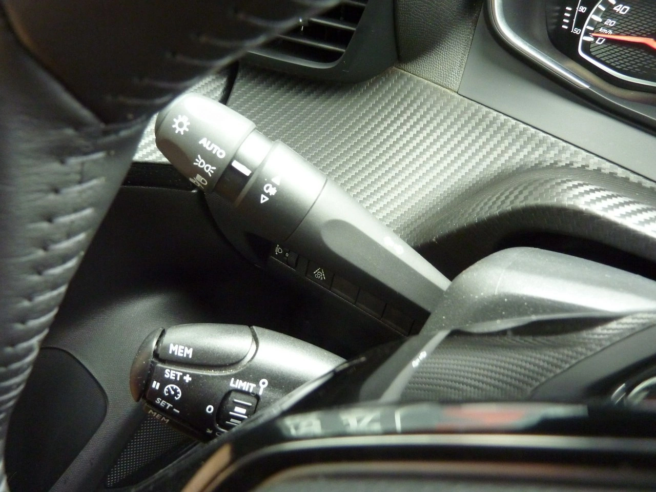 Peugeot 2008 - Zdjęcie 31