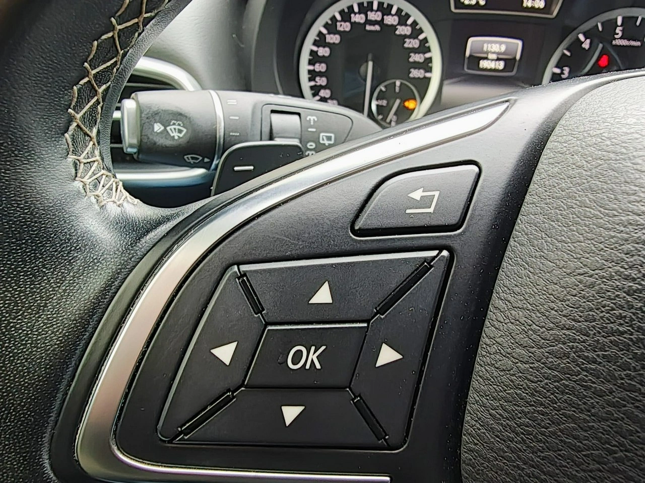 Infiniti Q30 - Zdjęcie 9