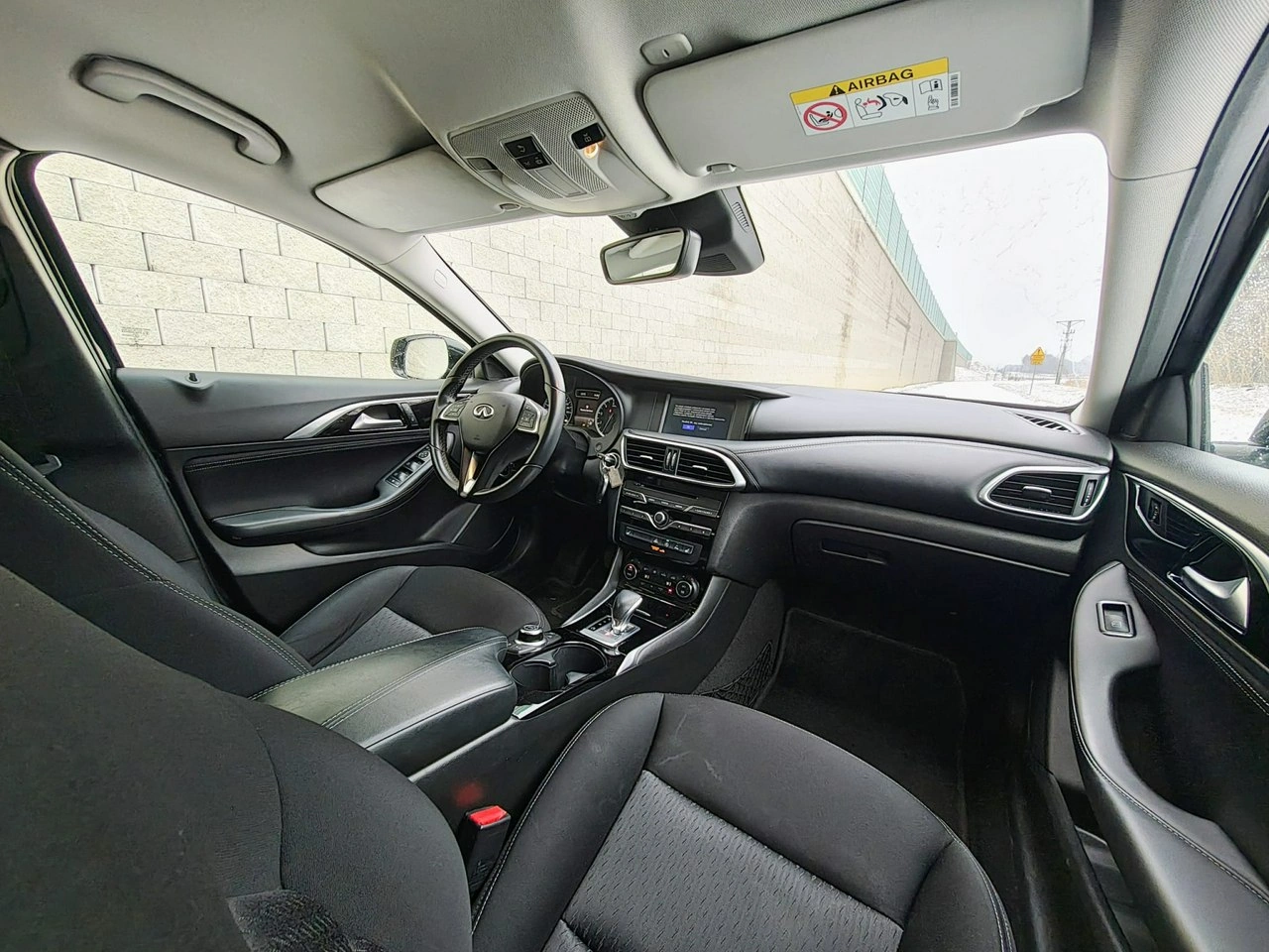 Infiniti Q30 - Zdjęcie 11