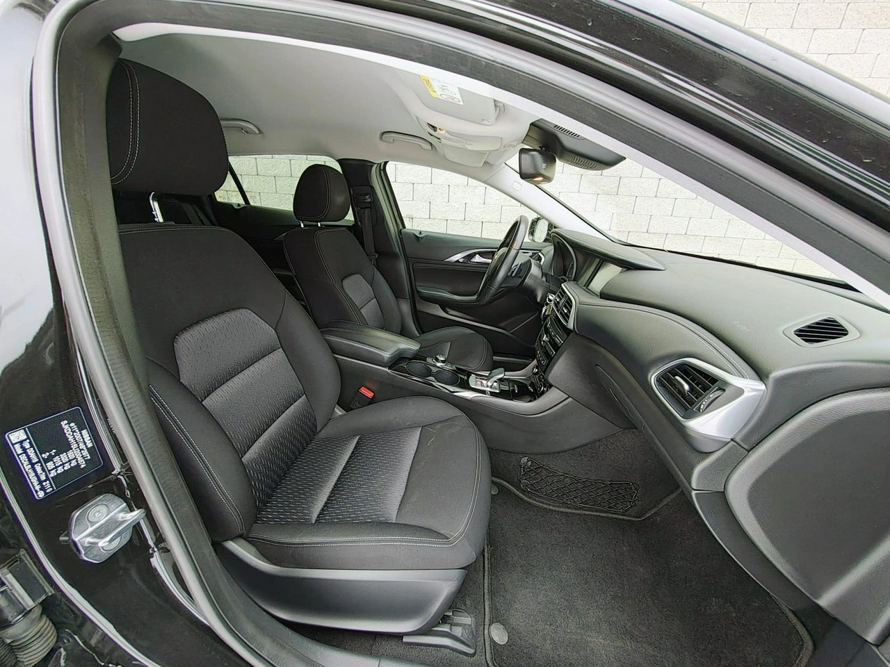 Infiniti Q30 - Zdjęcie 14