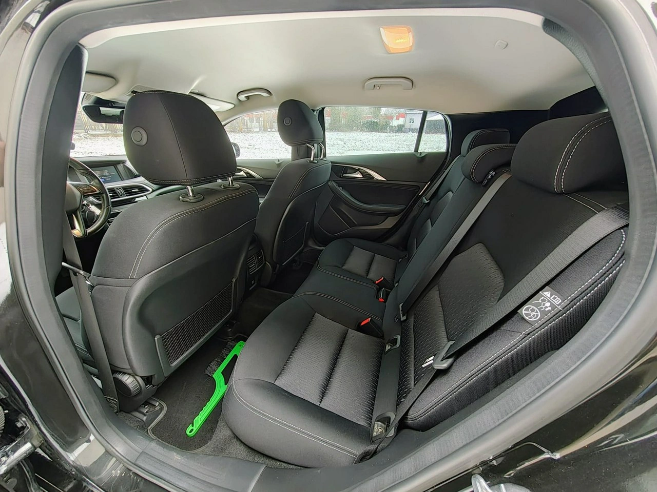 Infiniti Q30 - Zdjęcie 16