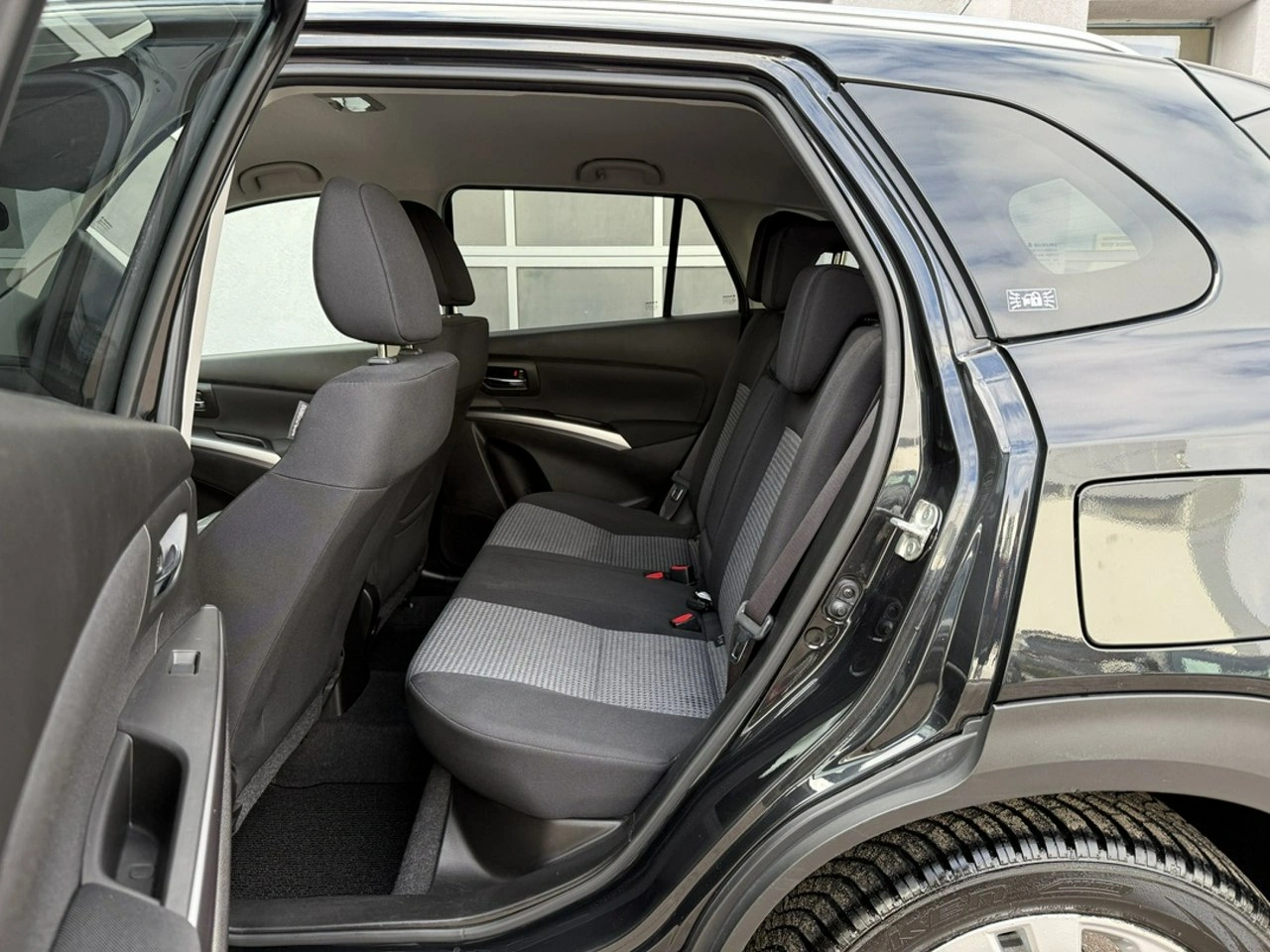 Suzuki SX4 S-Cross - Zdjęcie 11