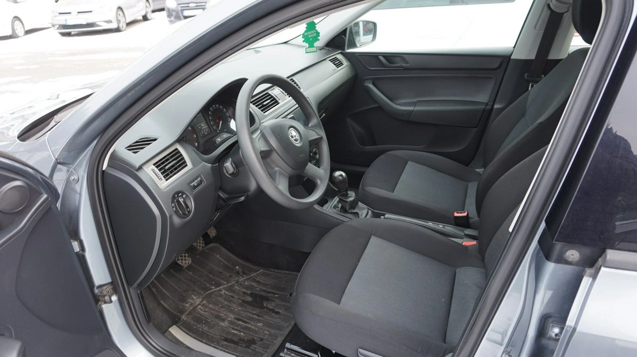 Skoda RAPID - Zdjęcie 11