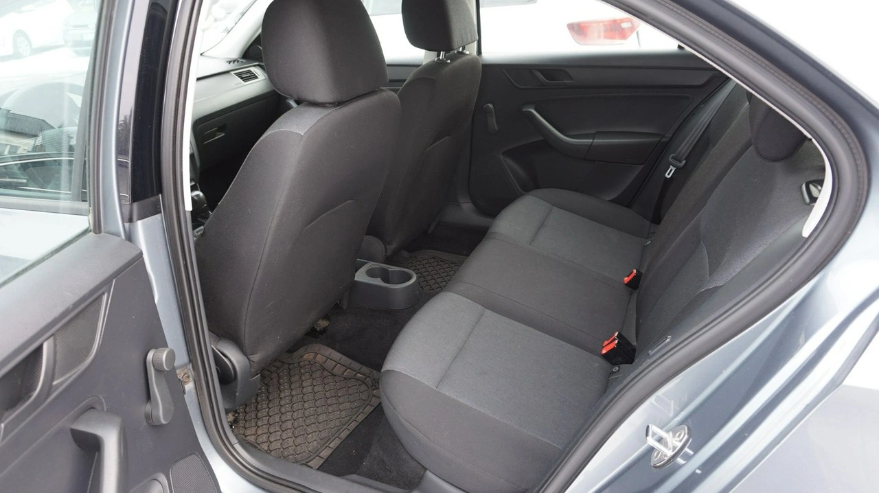 Skoda RAPID - Zdjęcie 8