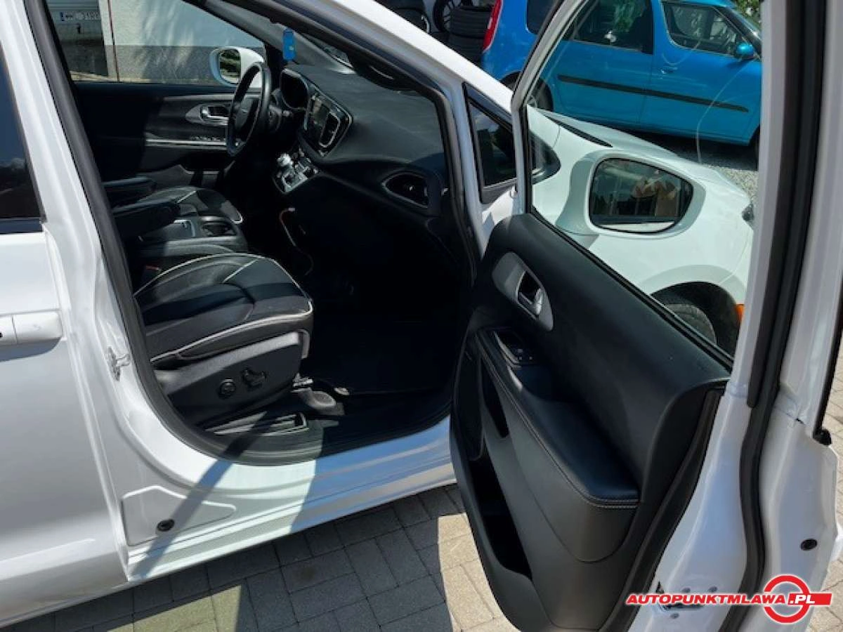 Chrysler Pacifica - Zdjęcie 12