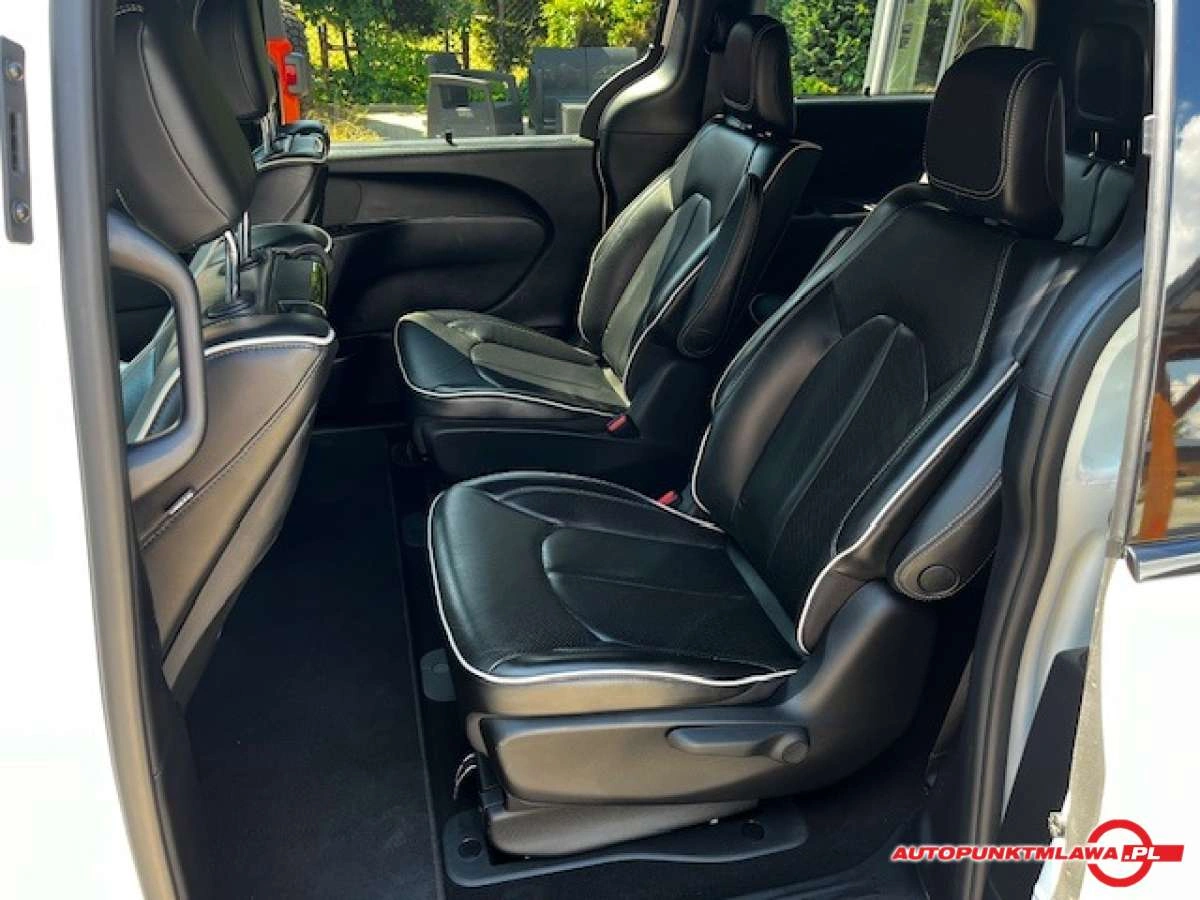 Chrysler Pacifica - Zdjęcie 23