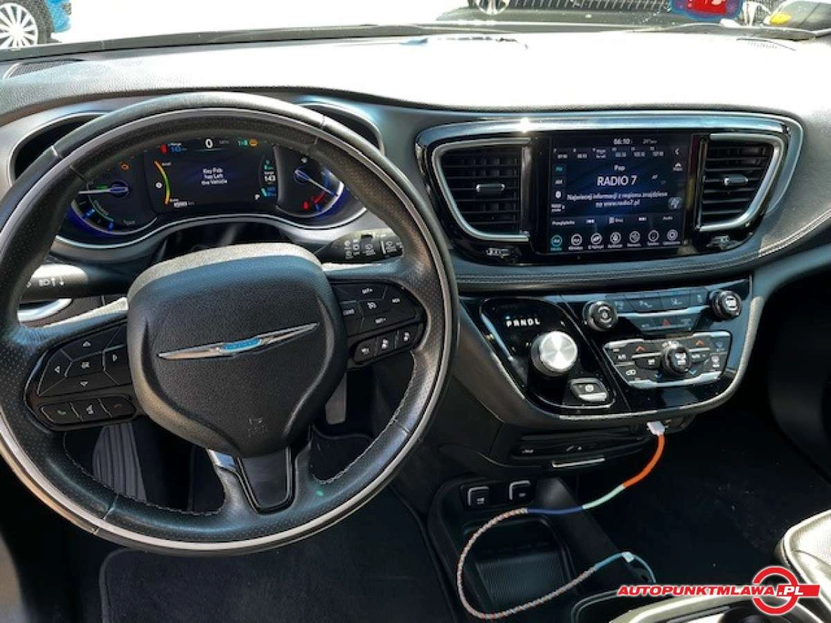 Chrysler Pacifica - Zdjęcie 9