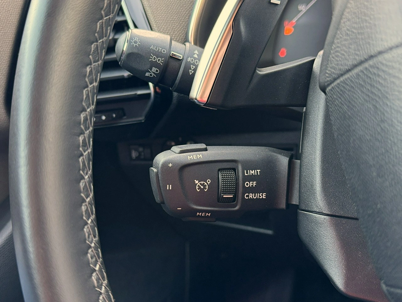 DS Automobiles DS 7 Crossback - Zdjęcie 26