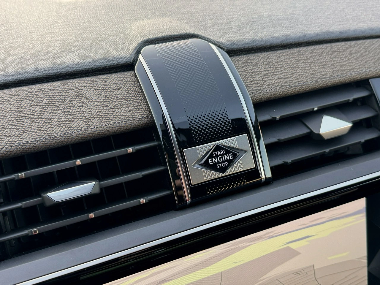 DS Automobiles DS 7 Crossback - Zdjęcie 27