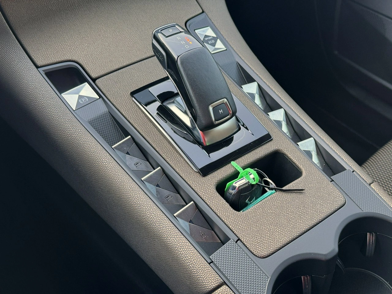 DS Automobiles DS 7 Crossback - Zdjęcie 32