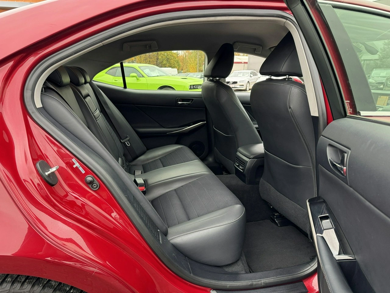 Lexus IS - Zdjęcie 17