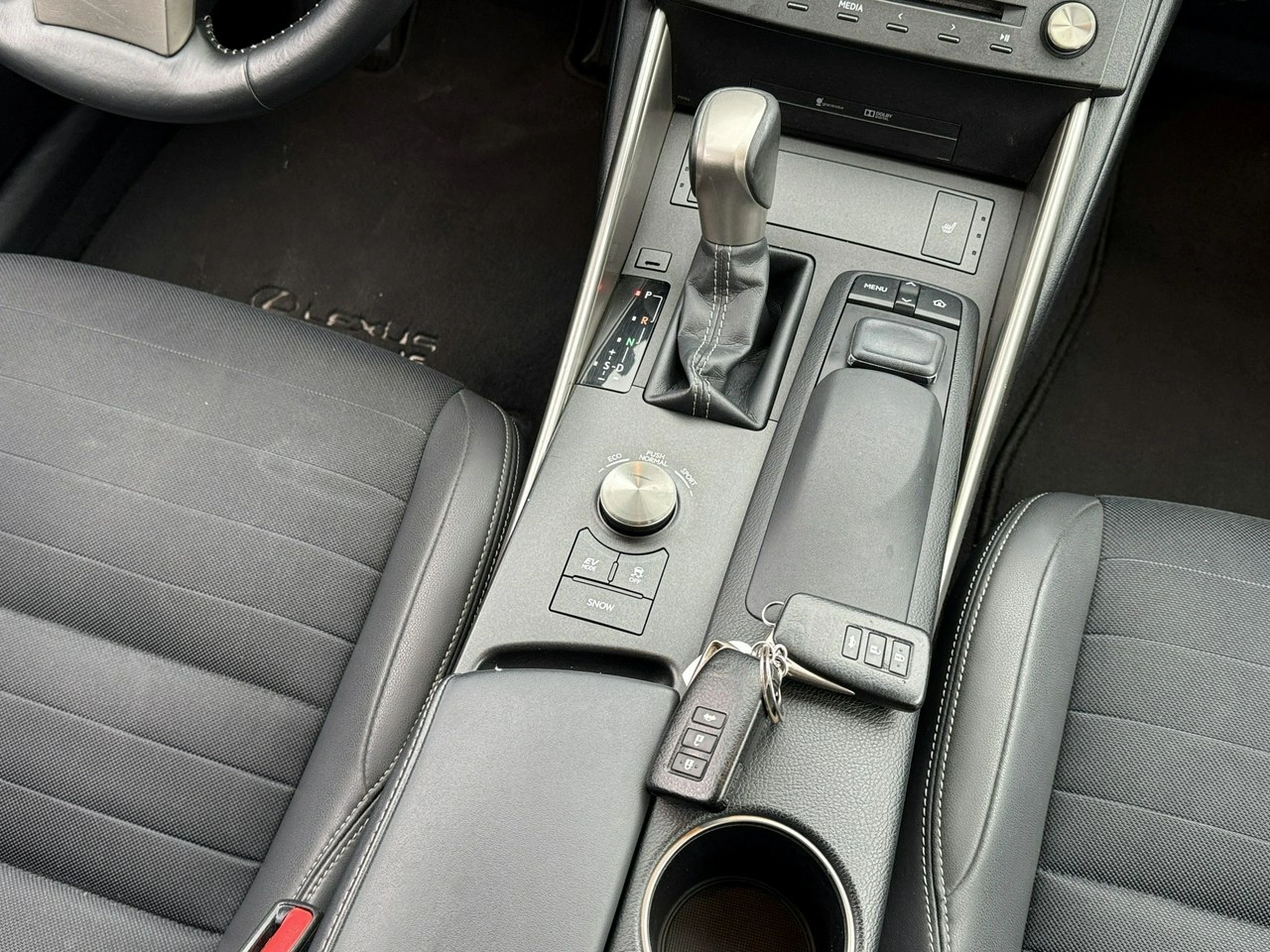 Lexus IS - Zdjęcie 29