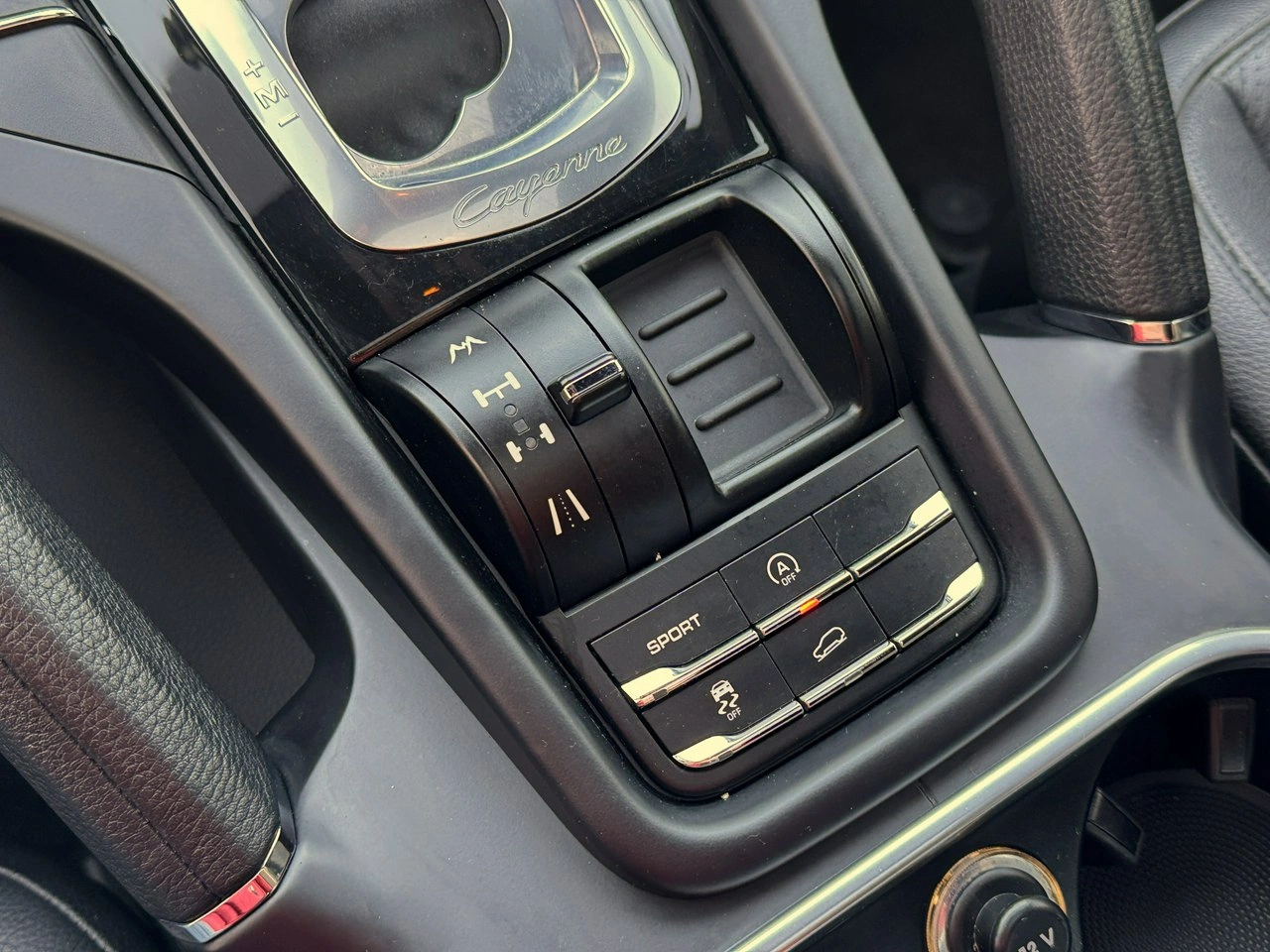 Porsche Cayenne S - Zdjęcie 32