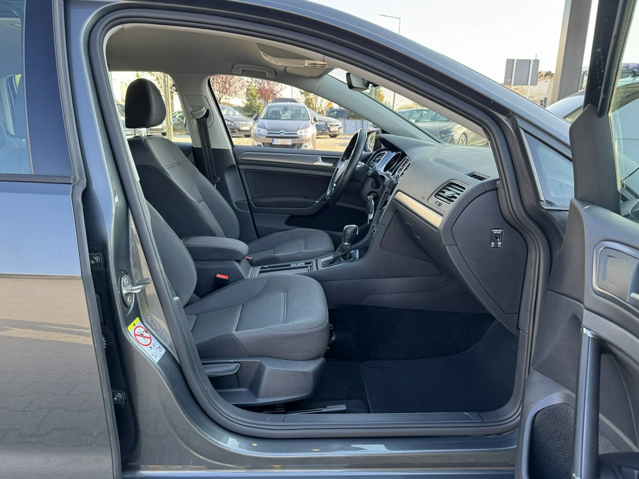 Volkswagen Golf - Zdjęcie 18