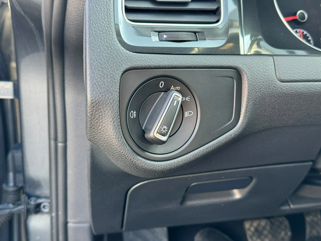 Volkswagen Golf - Zdjęcie 23