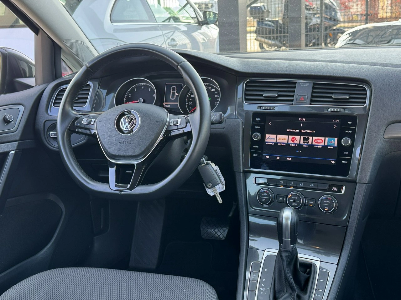 Volkswagen Golf - Zdjęcie 24