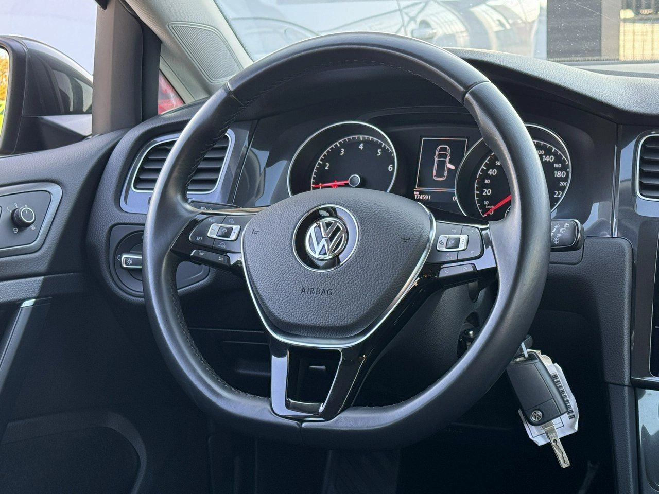 Volkswagen Golf - Zdjęcie 25