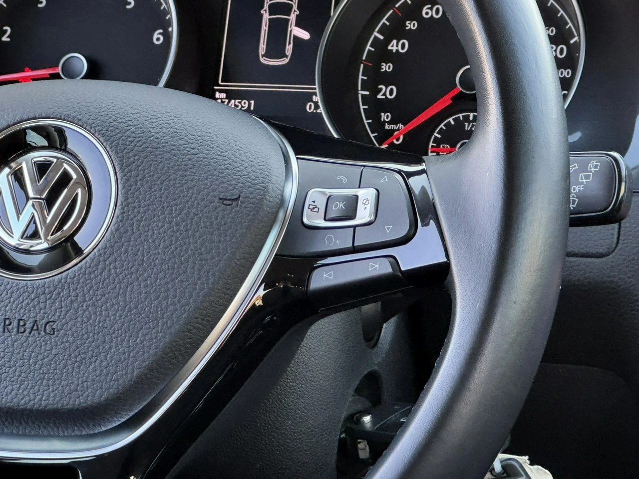 Volkswagen Golf - Zdjęcie 28