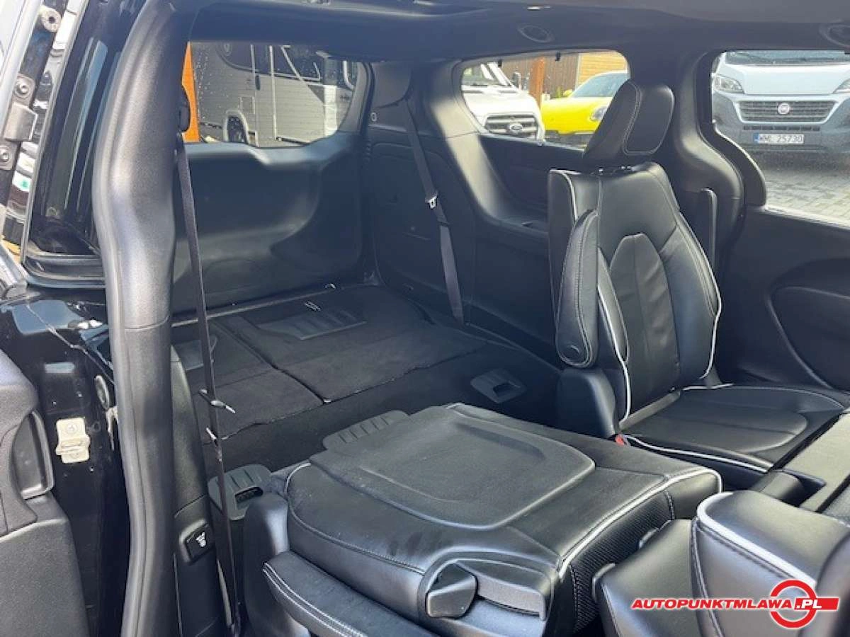 Chrysler Pacifica - Zdjęcie 17