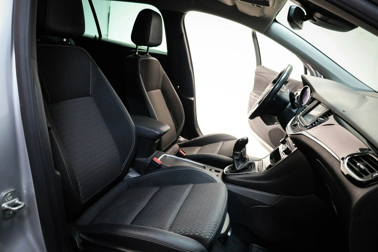 Opel Astra - Zdjęcie 27