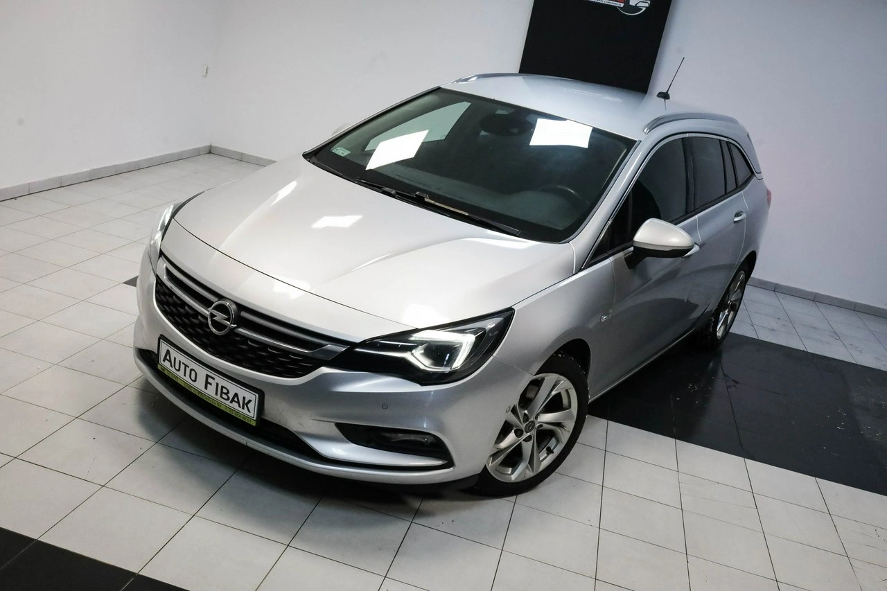 Opel Astra - Zdjęcie 3