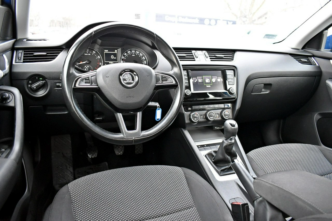 Skoda Octavia - Zdjęcie 11