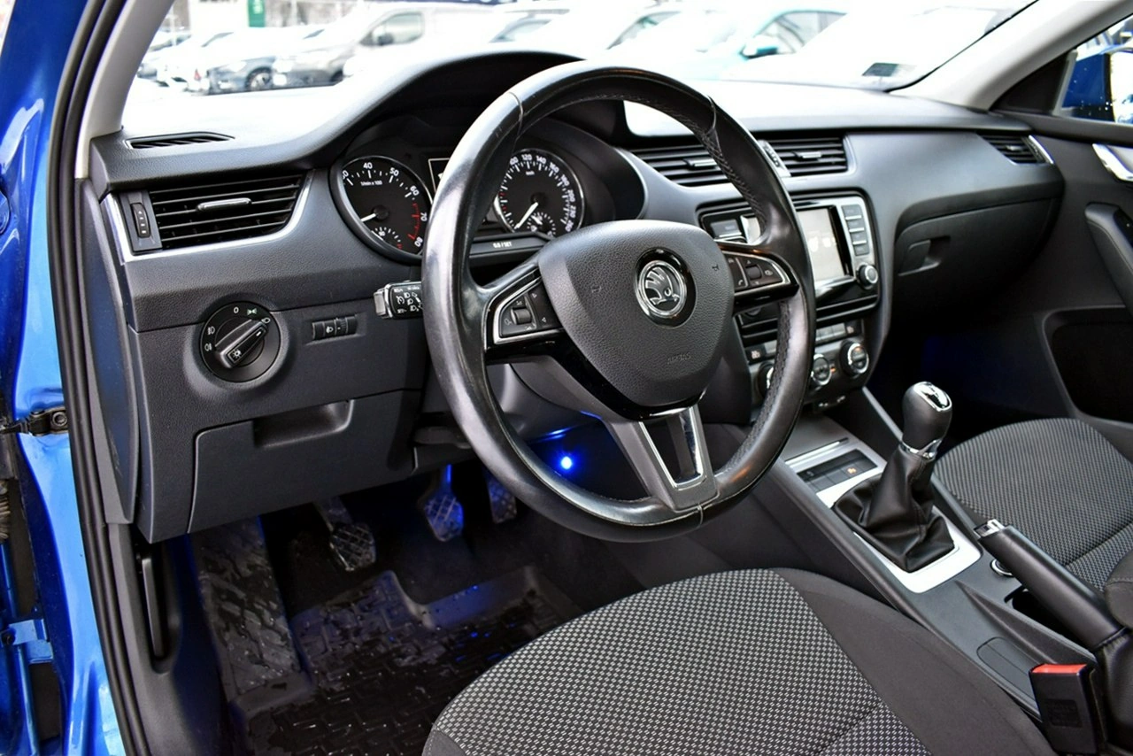 Skoda Octavia - Zdjęcie 8