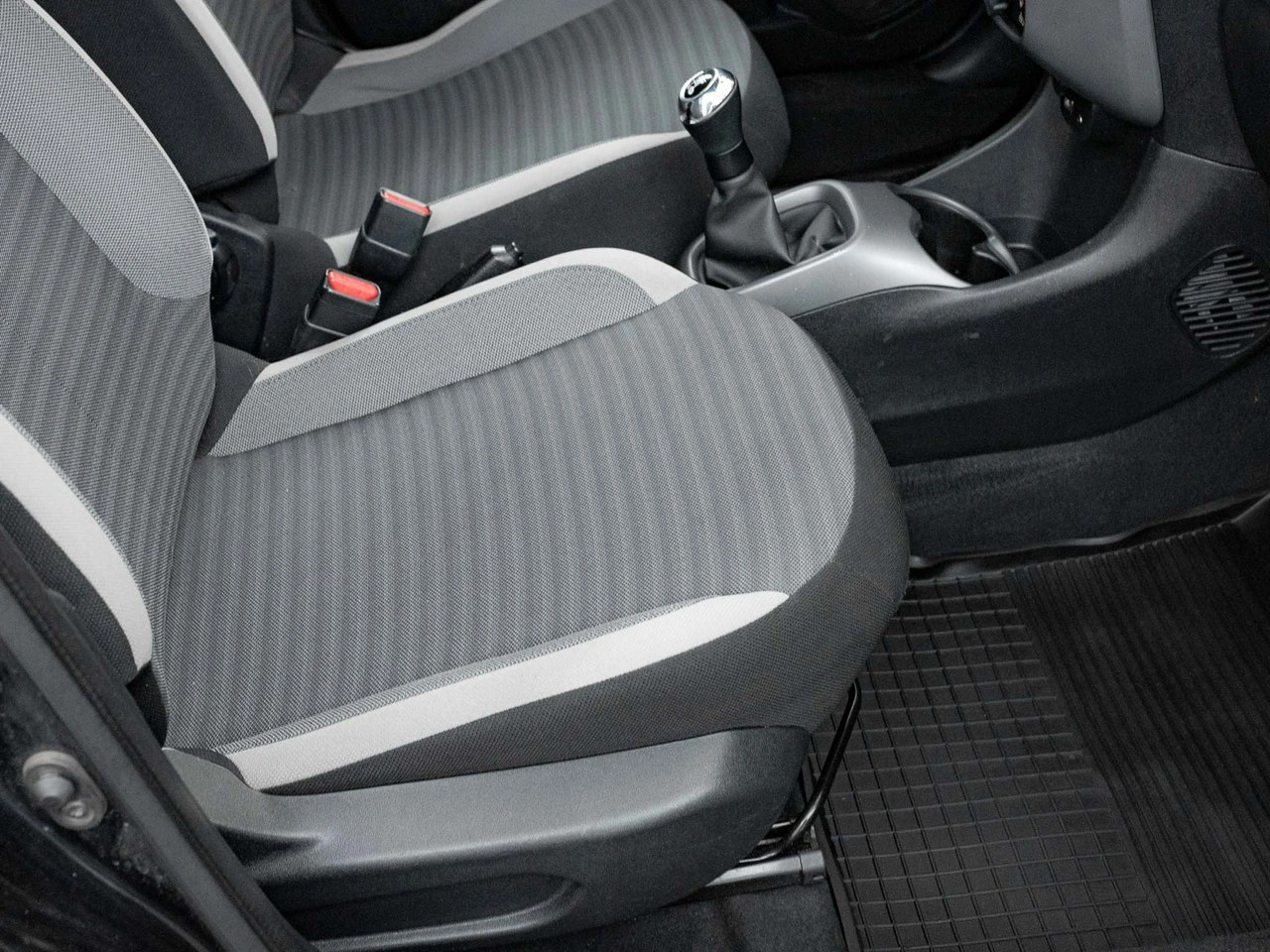 Toyota Aygo - Zdjęcie 27