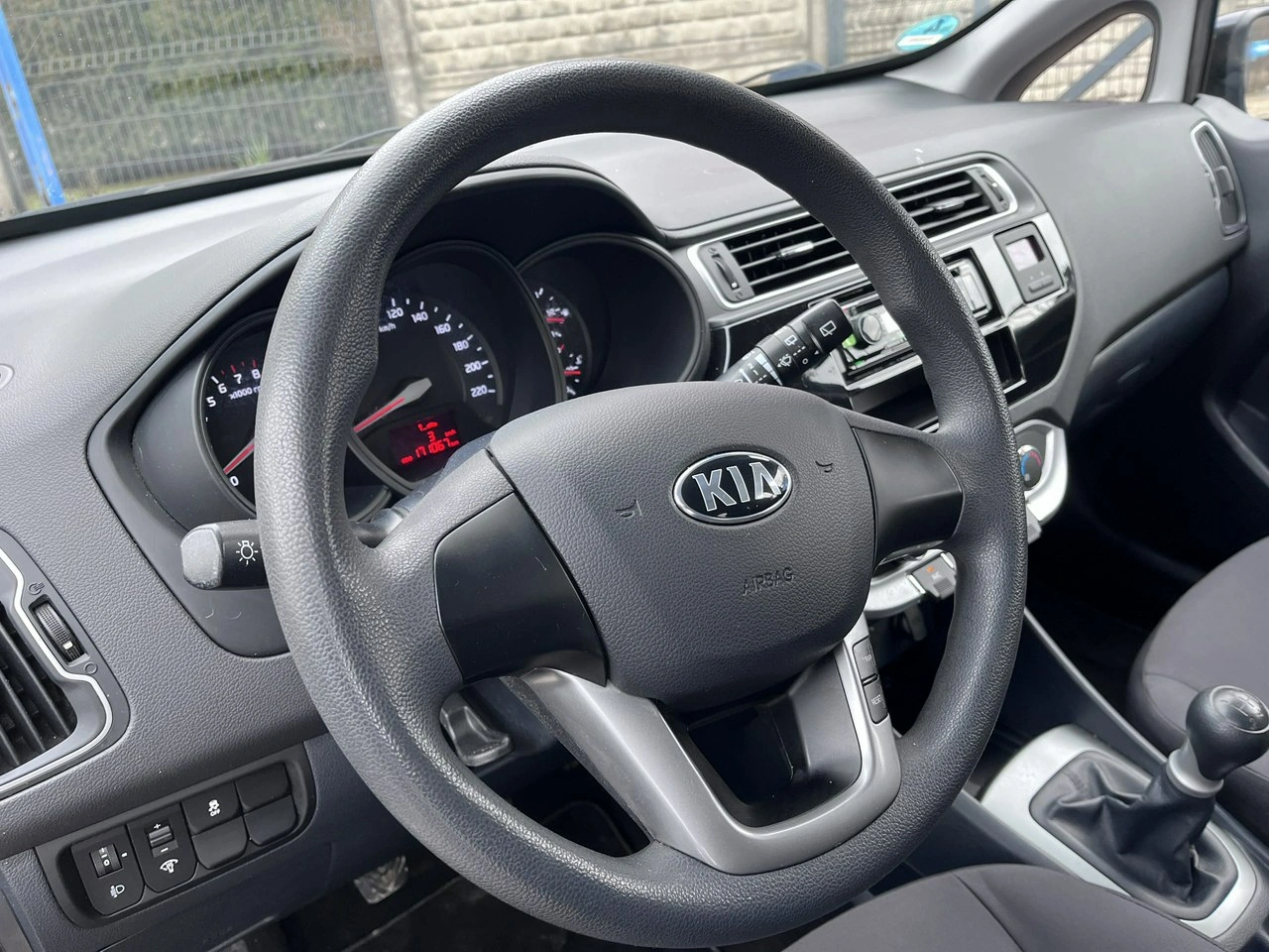 Kia Rio - Zdjęcie 15