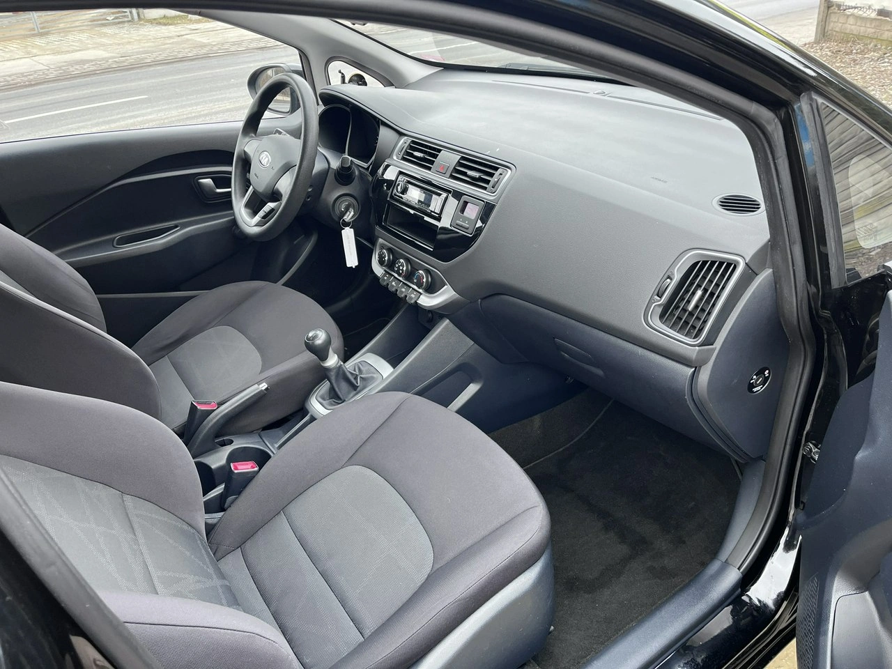 Kia Rio - Zdjęcie 20
