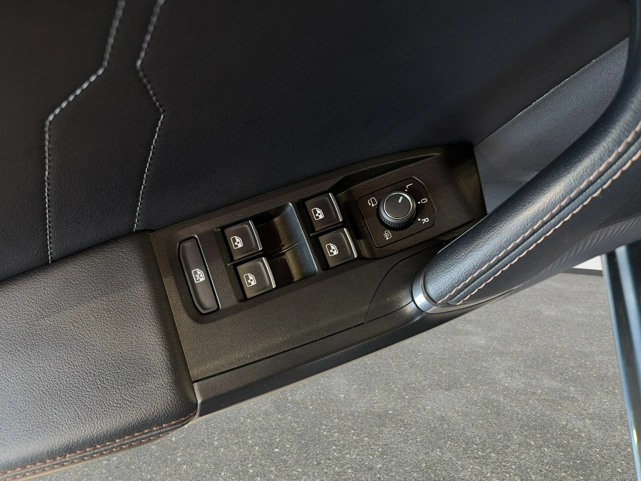 Cupra Leon Sportstourer - Zdjęcie 24