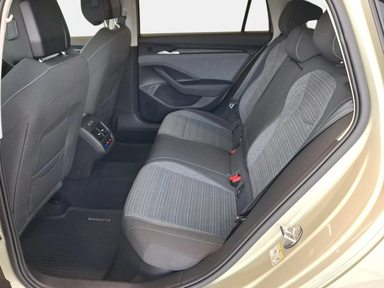 Skoda Superb - Zdjęcie 10