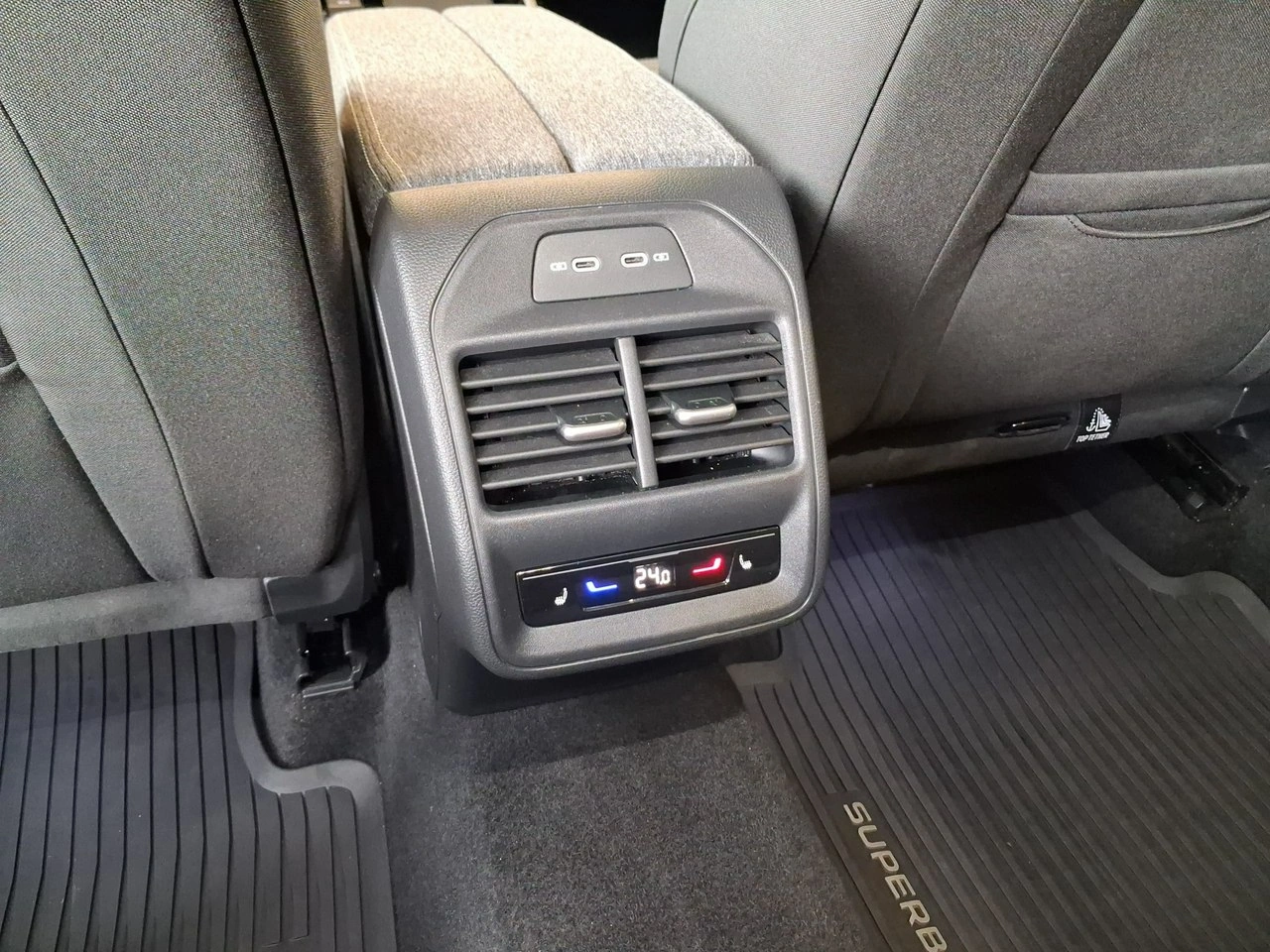 Skoda Superb - Zdjęcie 14