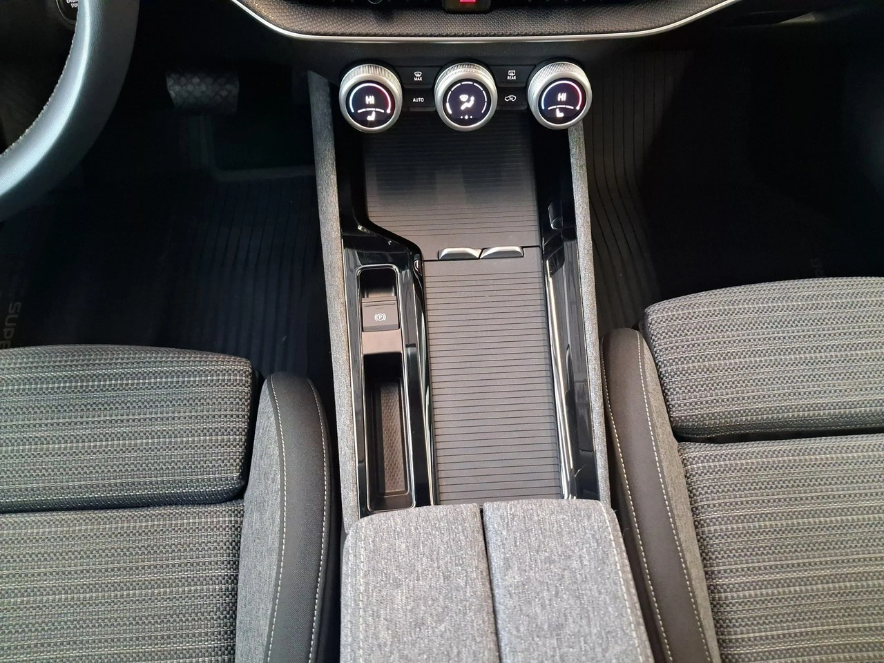 Skoda Superb - Zdjęcie 25