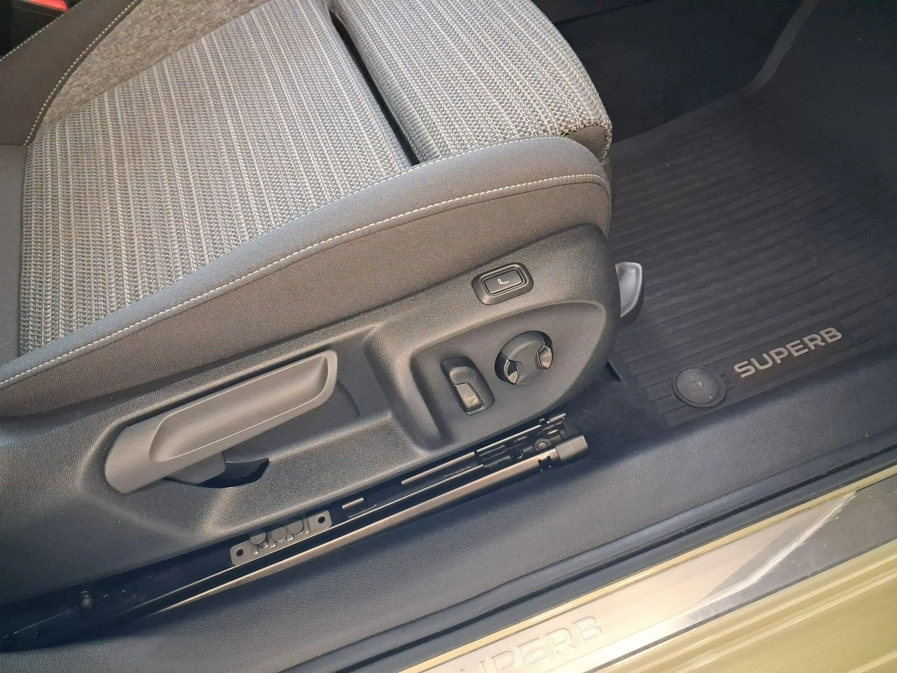 Skoda Superb - Zdjęcie 28