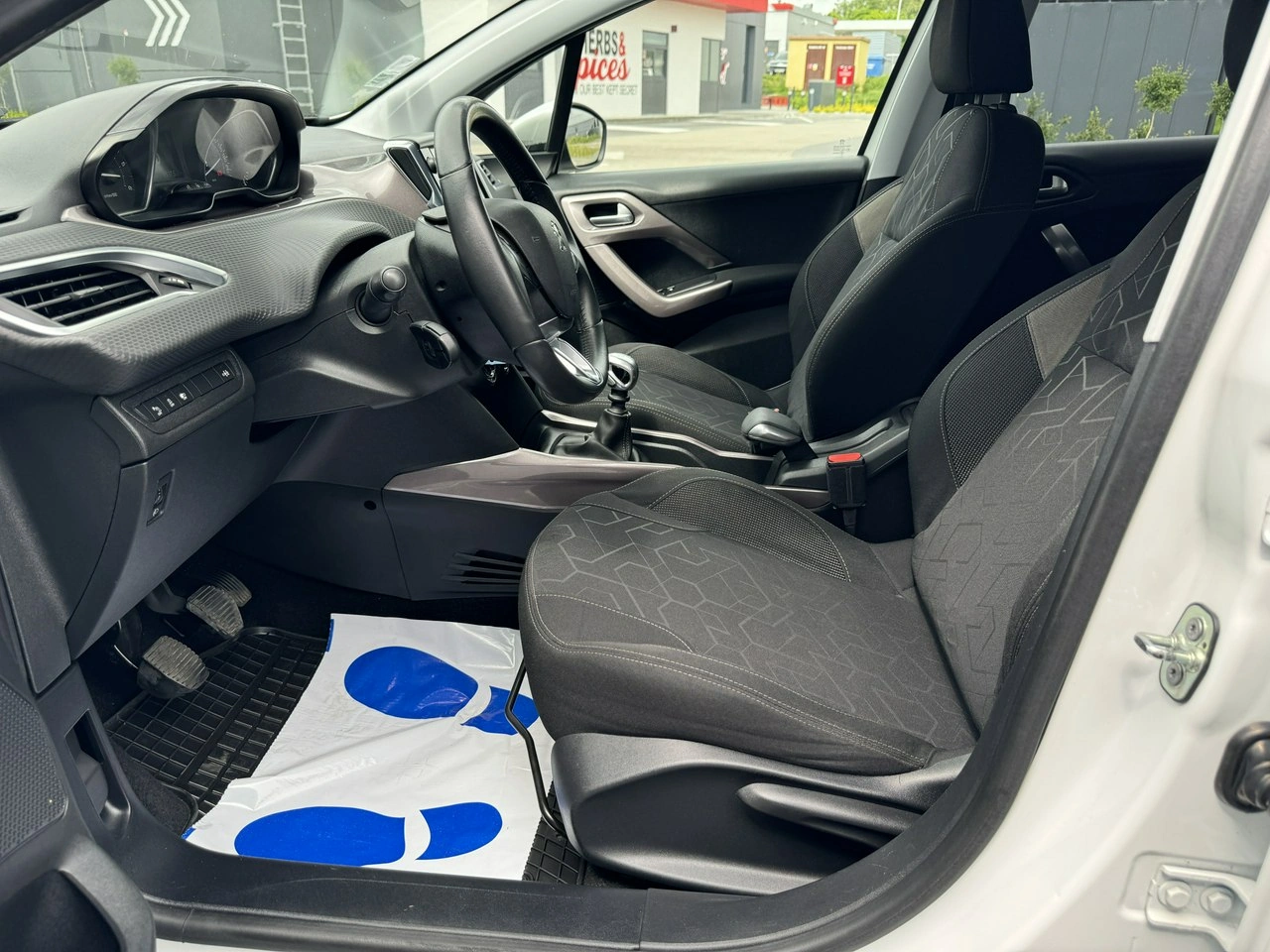 Peugeot 2008 - Zdjęcie 17