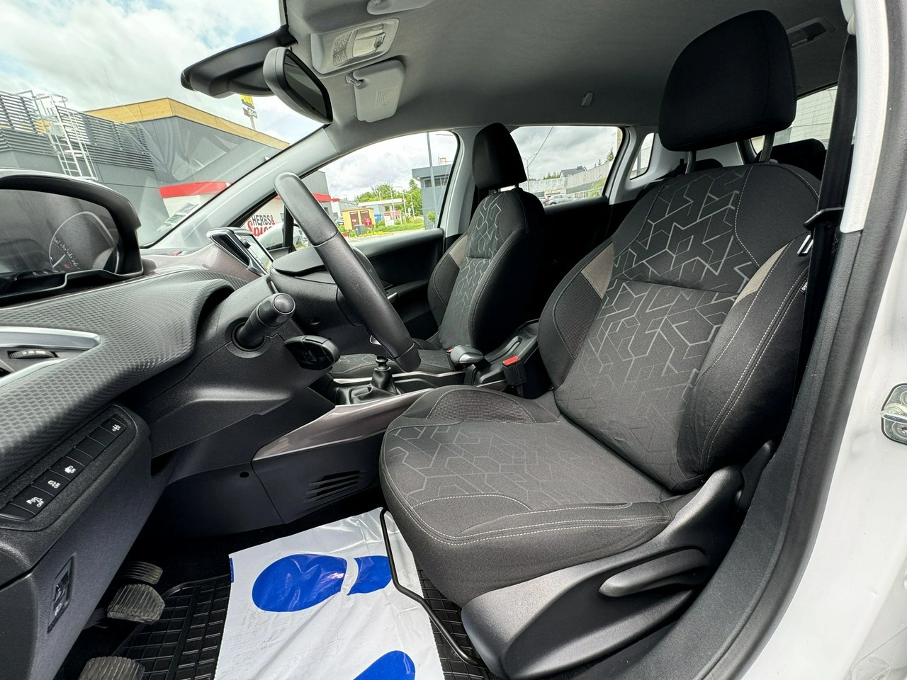 Peugeot 2008 - Zdjęcie 18