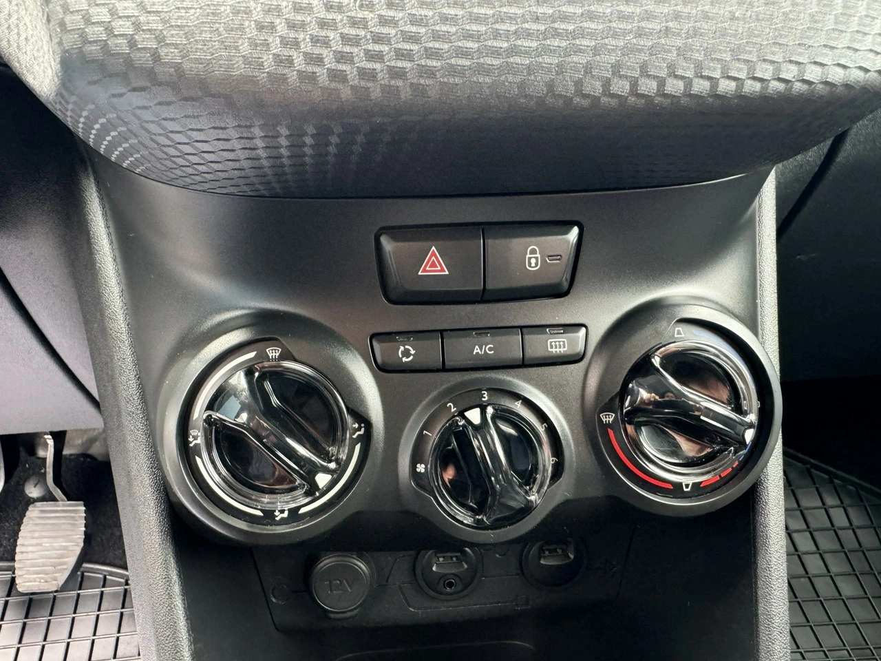 Peugeot 2008 - Zdjęcie 26