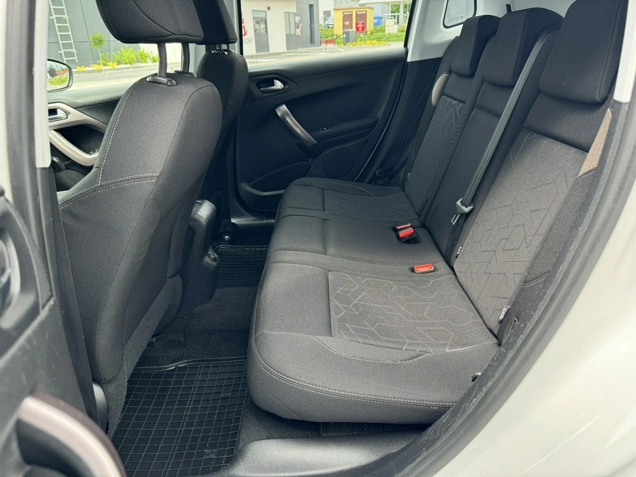 Peugeot 2008 - Zdjęcie 30